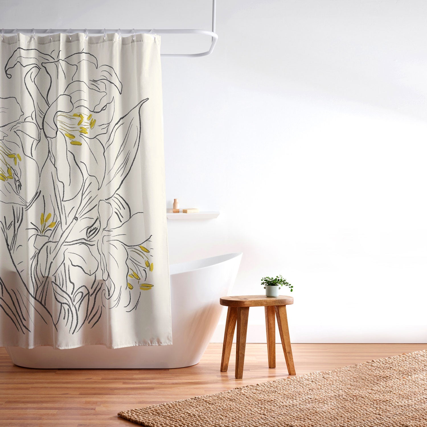 ThingDesign Minimalist Garden flowers Shower Curtain