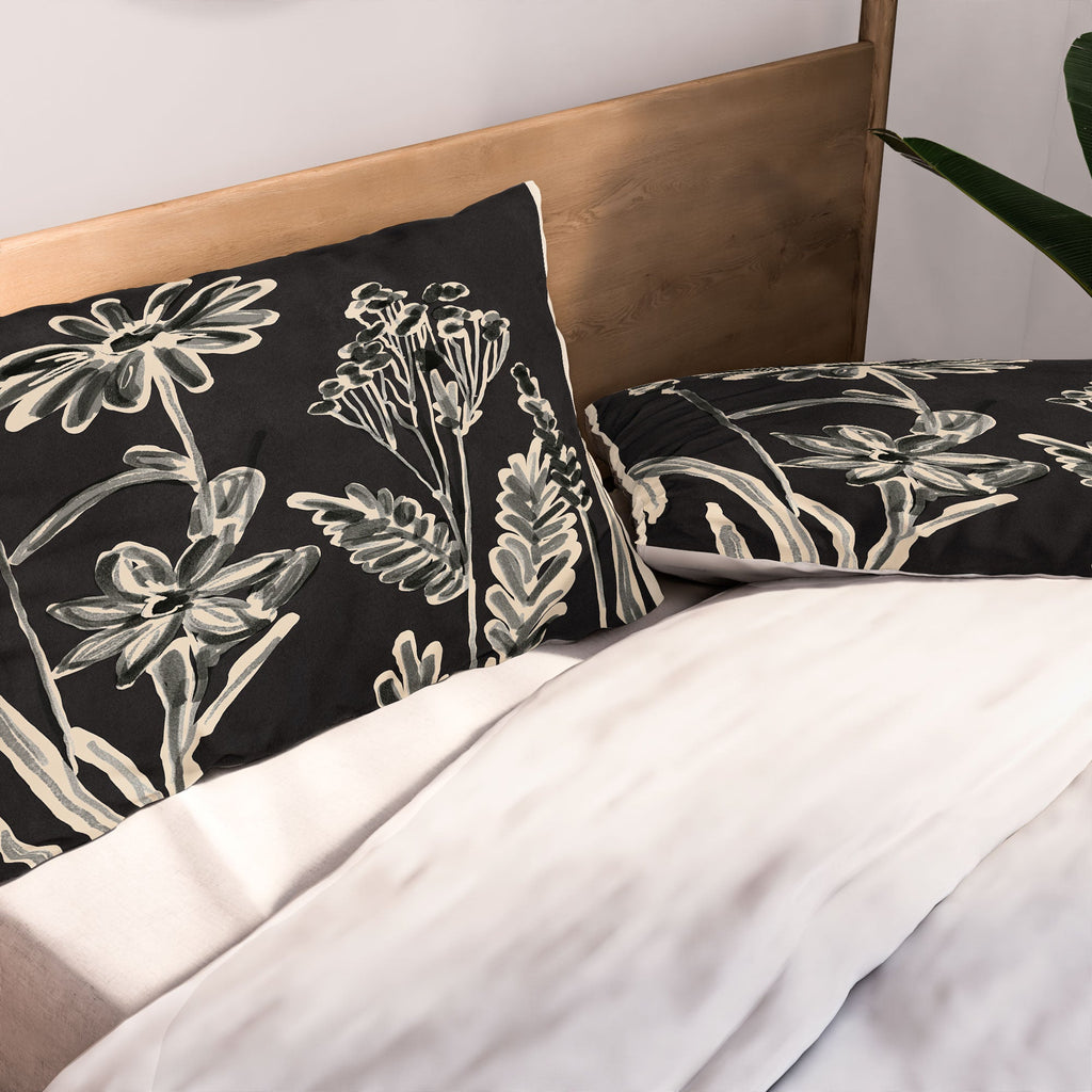 ThingDesign Minimalist wildflowers 3 Pillow Shams