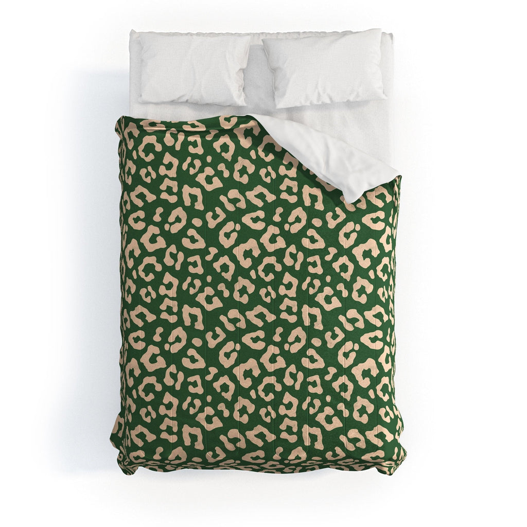 Avenie BR Cheetah Print In Green Comforter