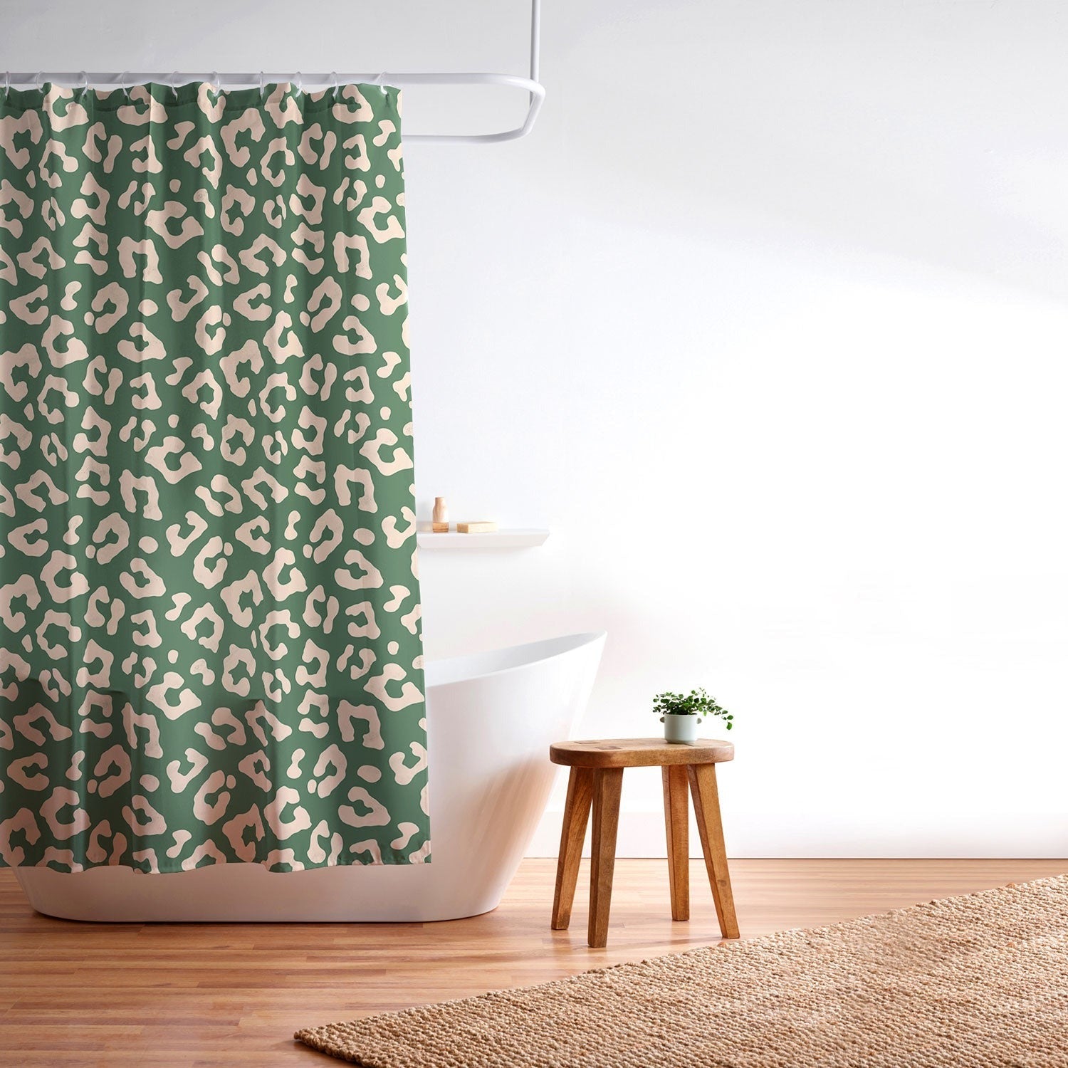 Avenie BR Cheetah Print In Green Shower Curtain
