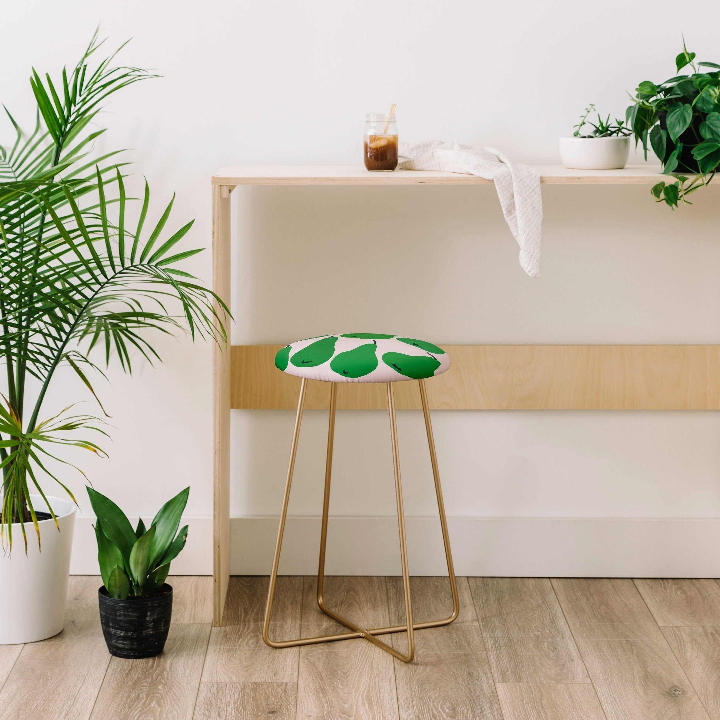 Garima Dhawan pears 1 Counter Stool