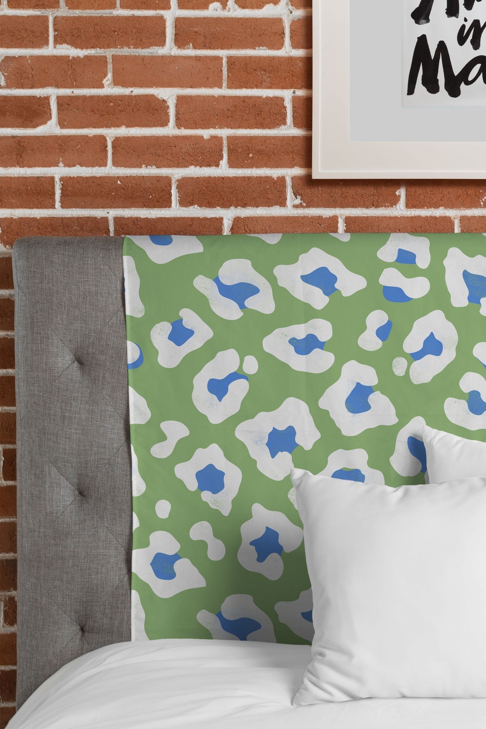 Avenie BR Cheetah Print Tapestry