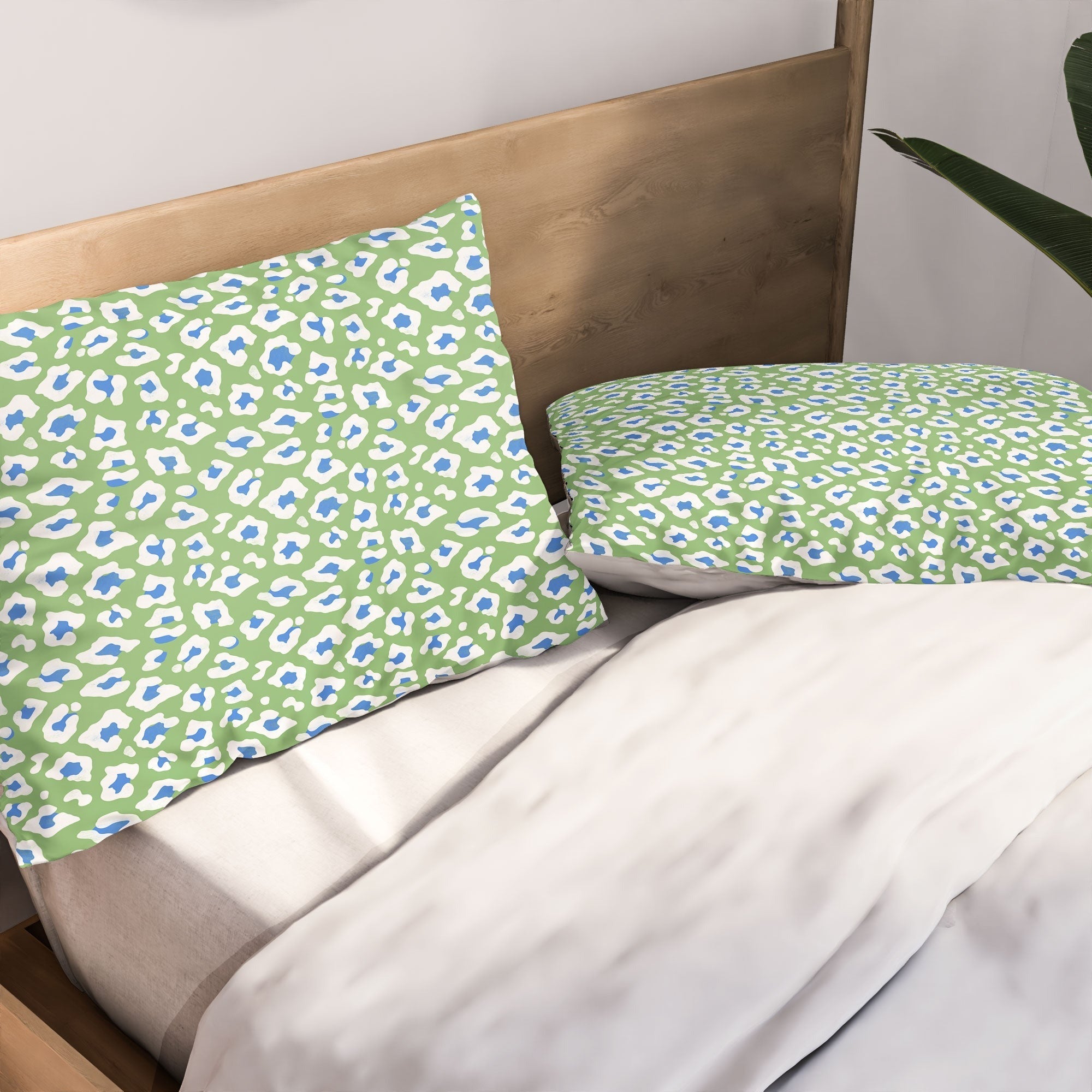 Avenie BR Cheetah Print Pillow Shams