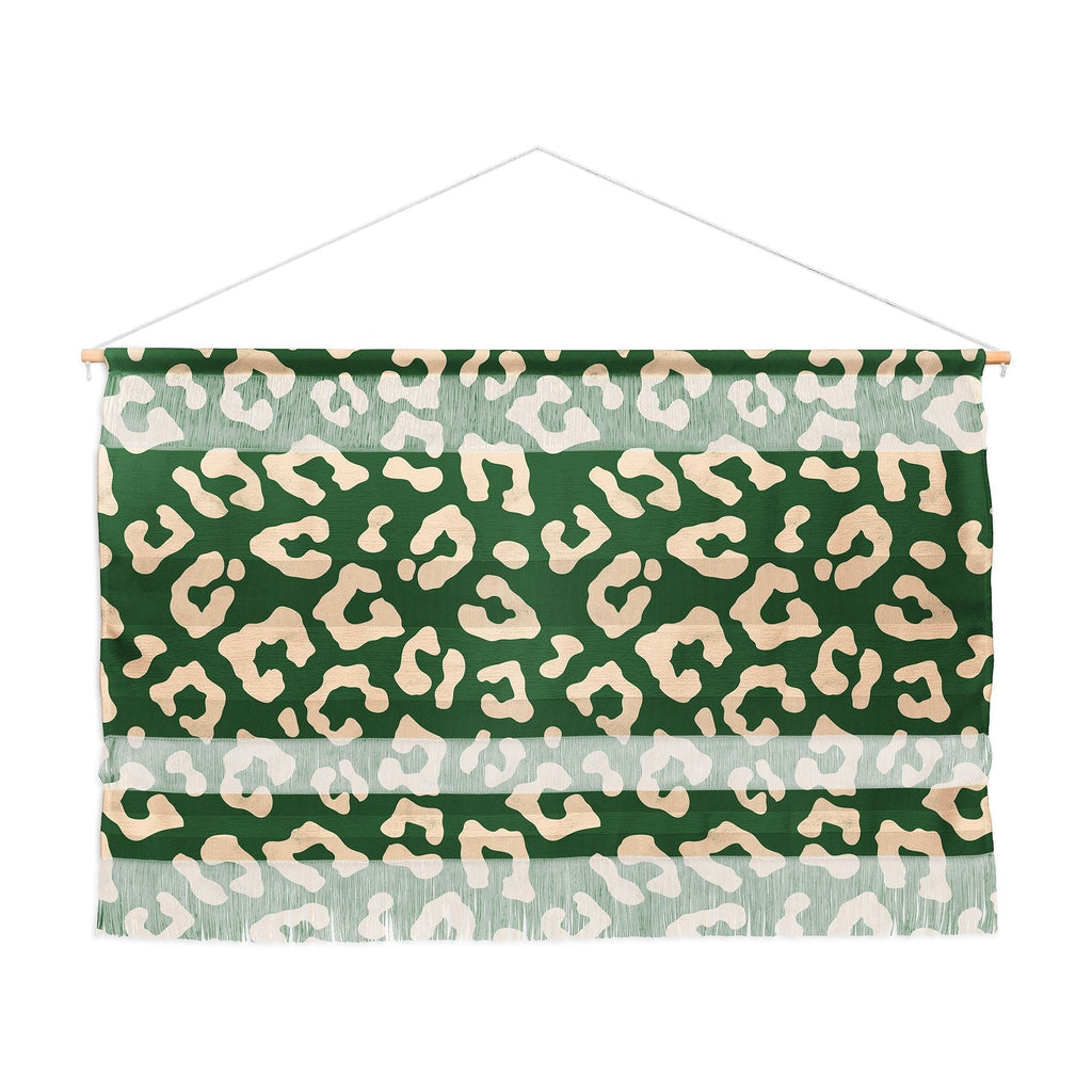 Avenie BR Cheetah Print In Green Wall Hanging Landscape