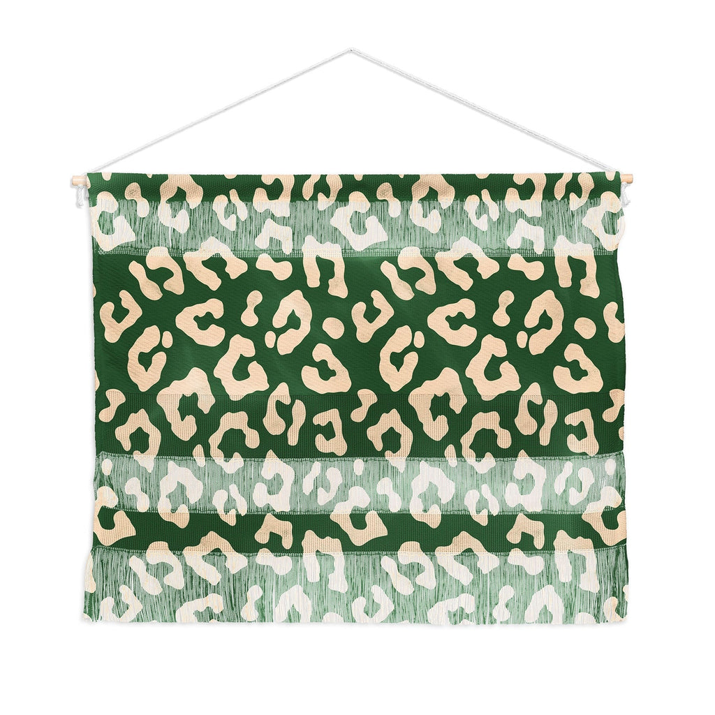 Avenie BR Cheetah Print In Green Wall Hanging Landscape